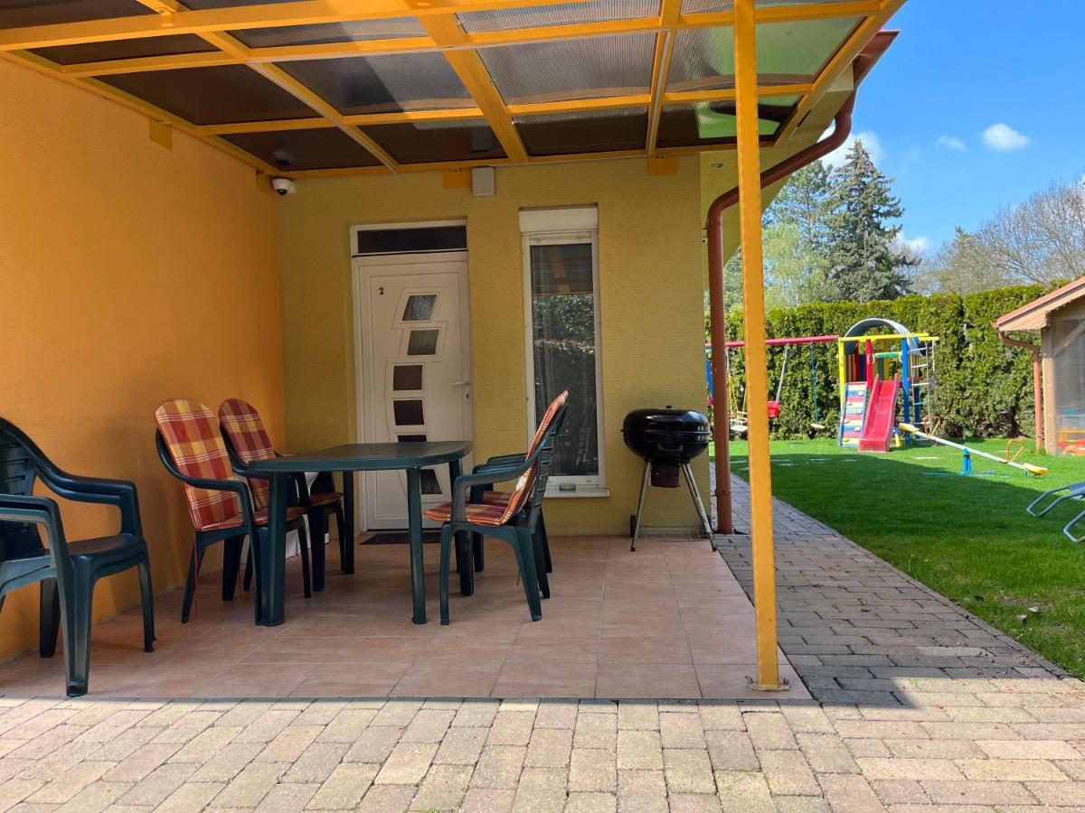 Villa Gracia Patince Esterno foto