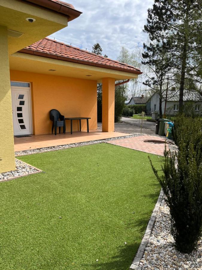 Villa Gracia Patince Esterno foto