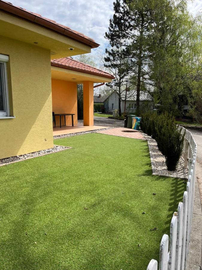Villa Gracia Patince Esterno foto