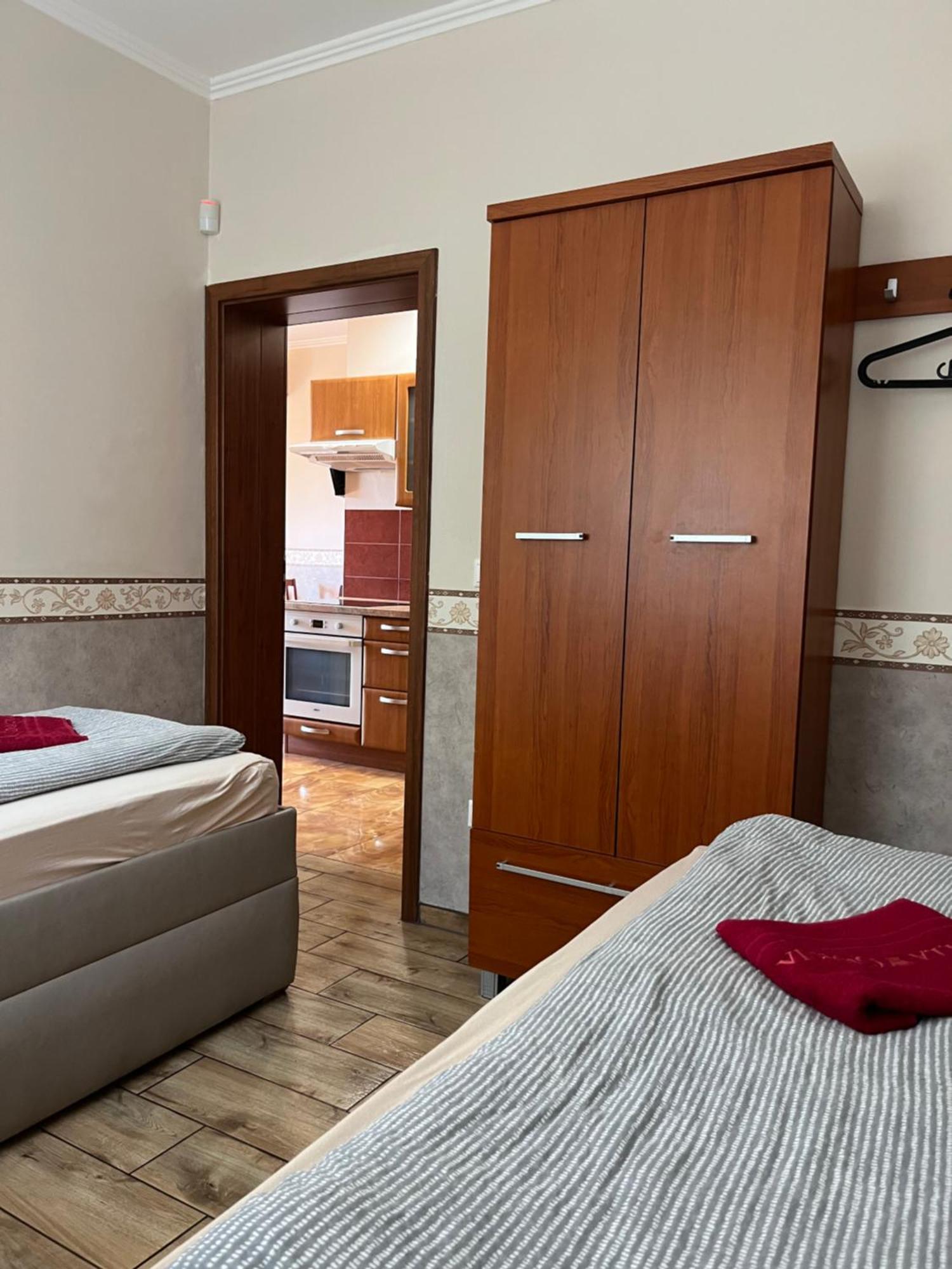 Villa Gracia Patince Esterno foto