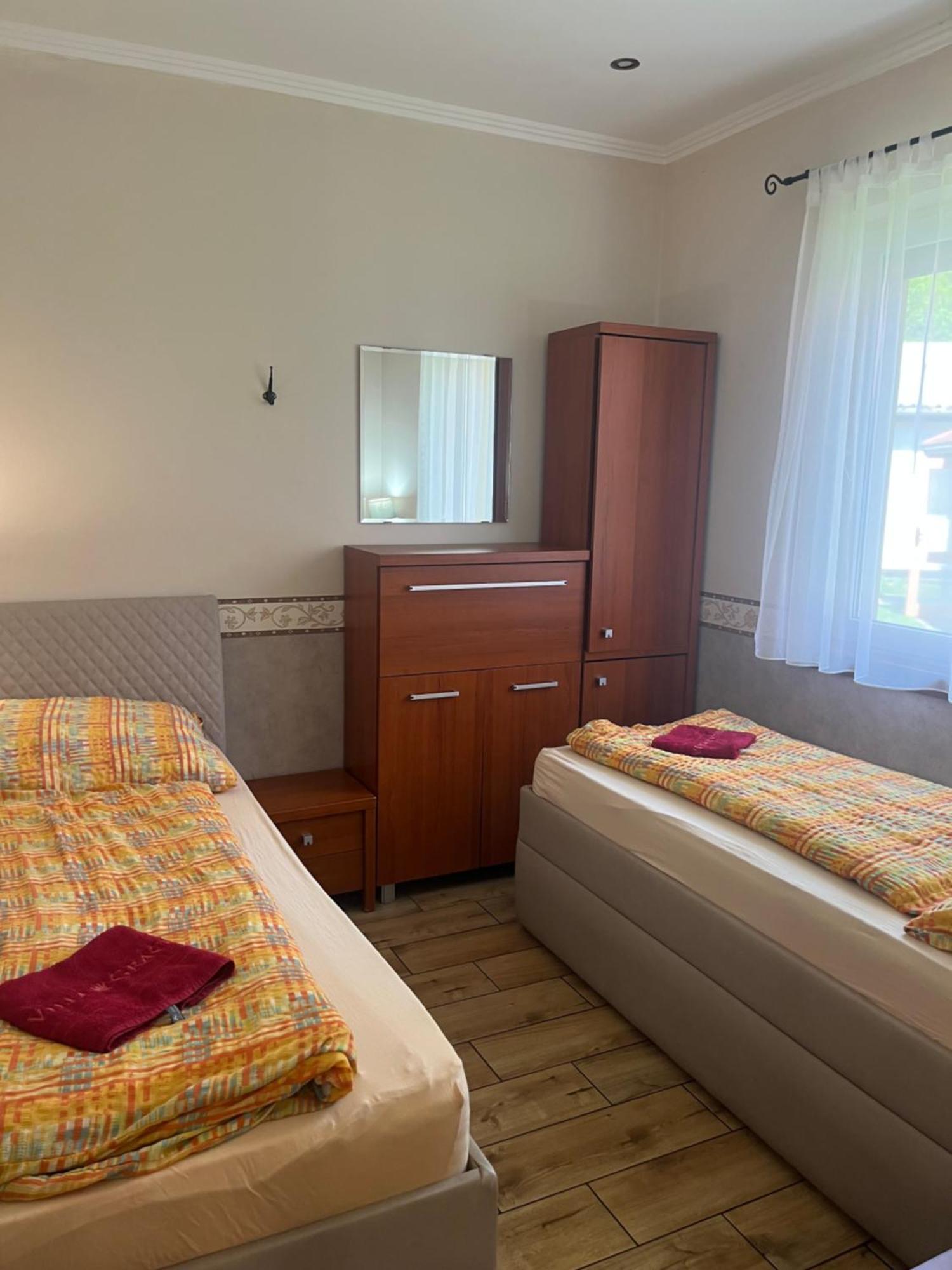 Villa Gracia Patince Esterno foto