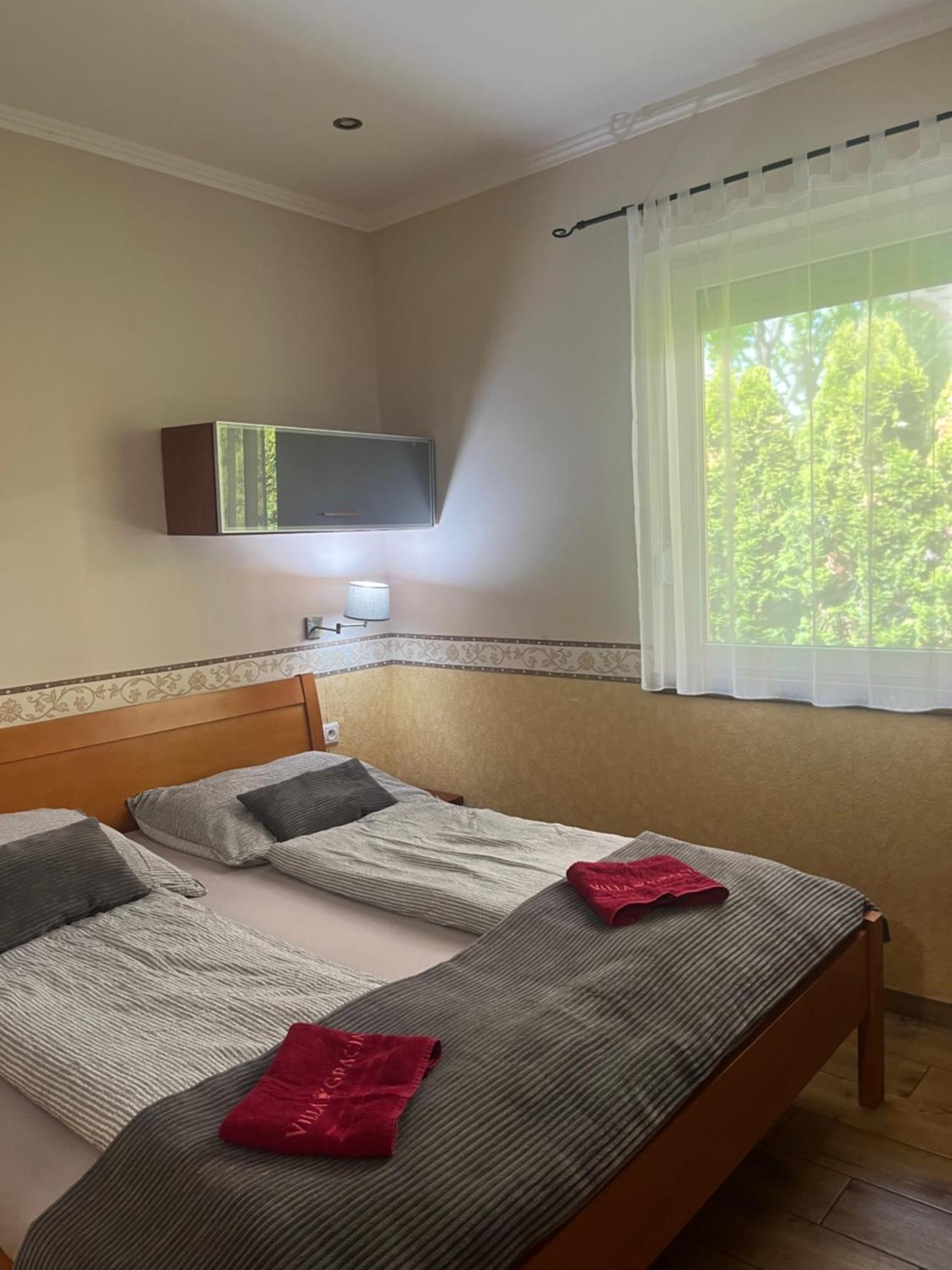 Villa Gracia Patince Esterno foto